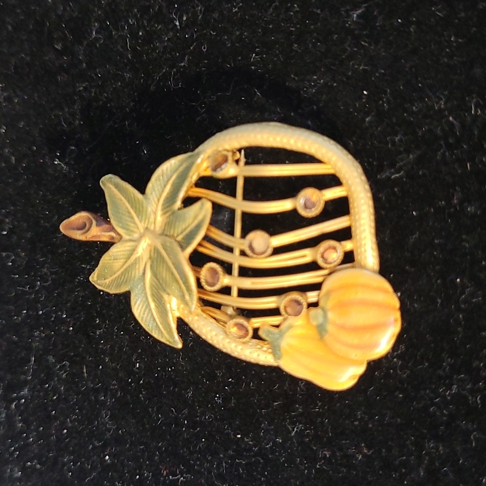 Vintage 'KC' Halloween/Autumn/Fall Pumpkin Brooch - Picture 1 of 2
